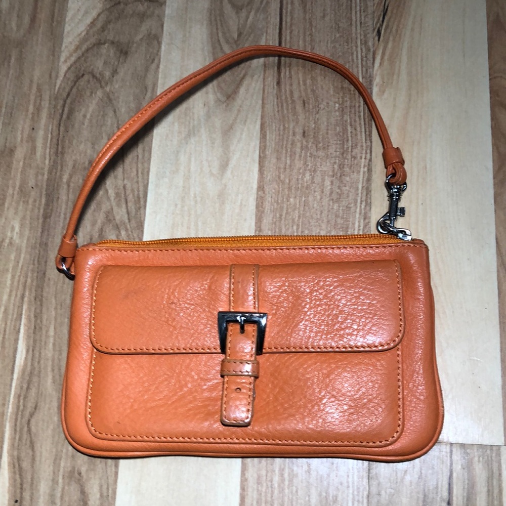 🍊 Cute Talbots Leather Wristlet